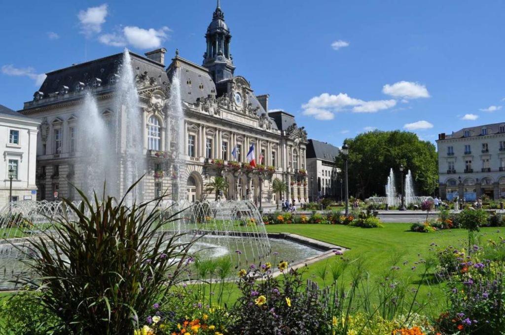 Le Catalane Lägenhet Tours Exteriör bild