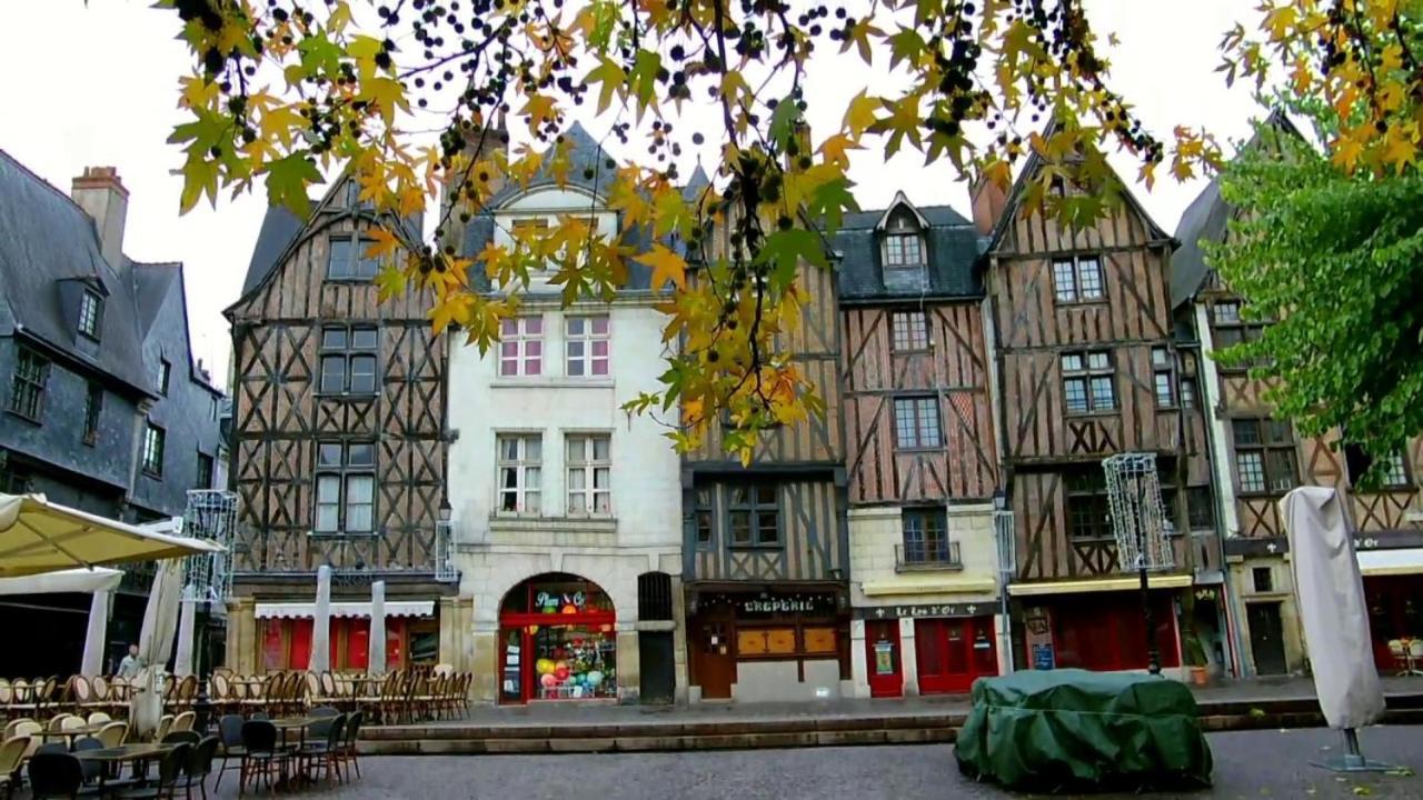 Le Catalane Lägenhet Tours Exteriör bild
